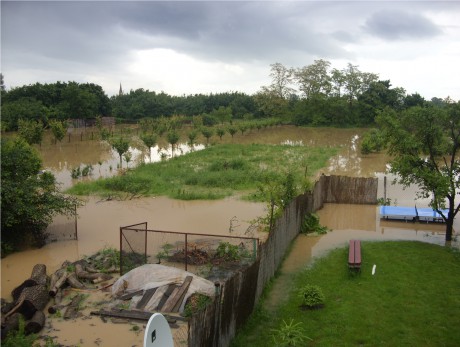 Záhrada v Dyčke - Povodne 2010