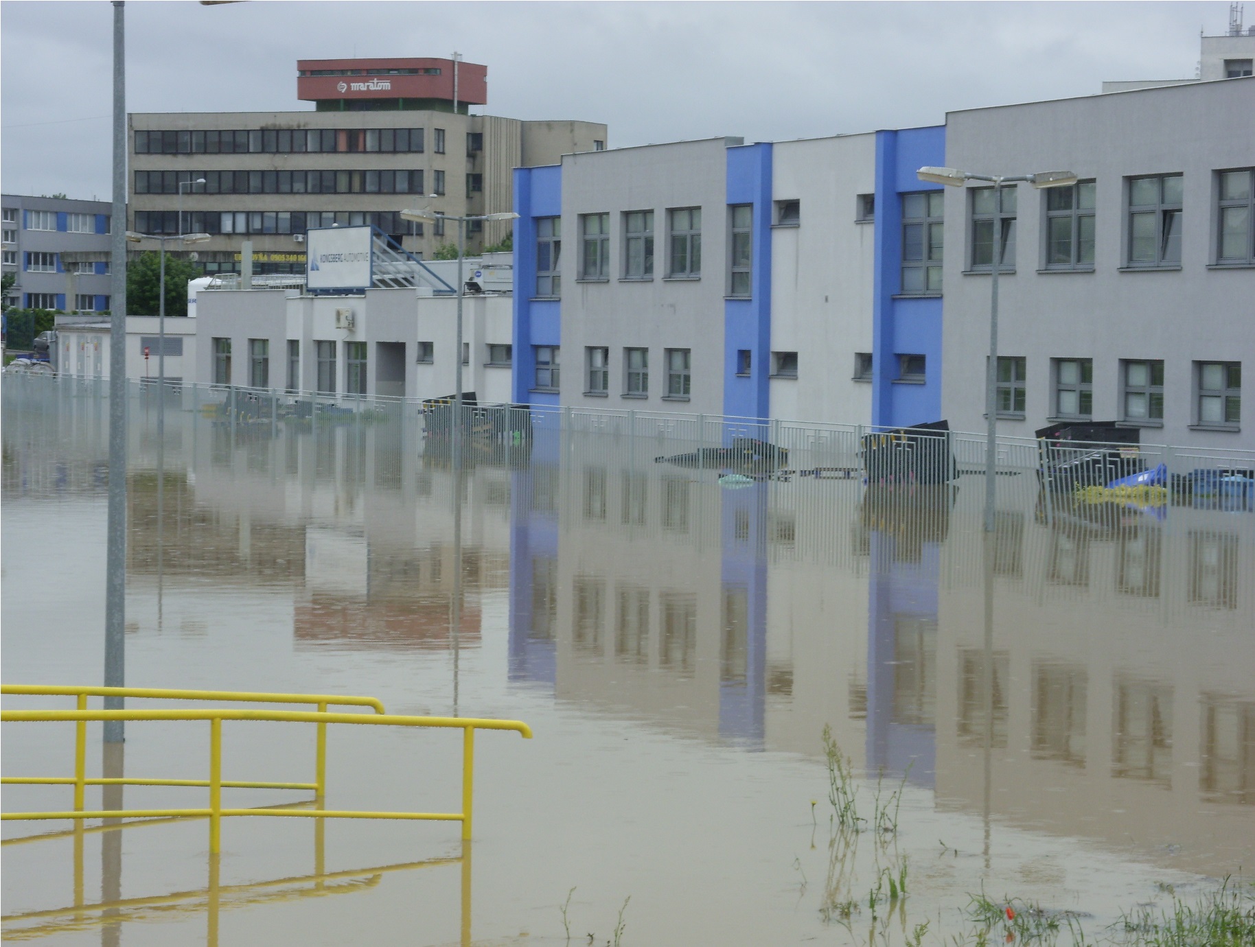 Zaplavený priemyselný park Vráble - Povodne 2010
